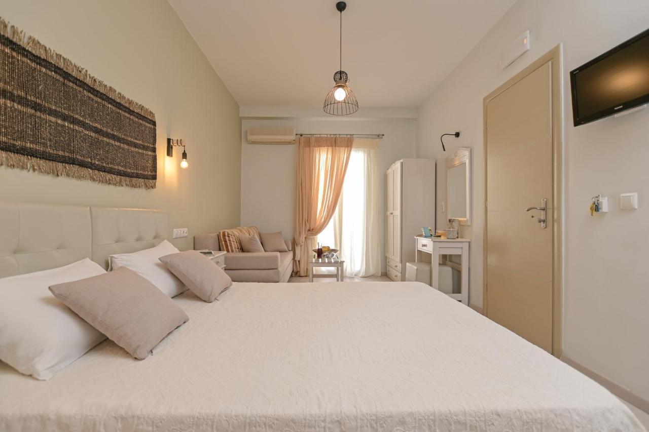 Blue Sky Aparthotel Naxos City ภายนอก รูปภาพ