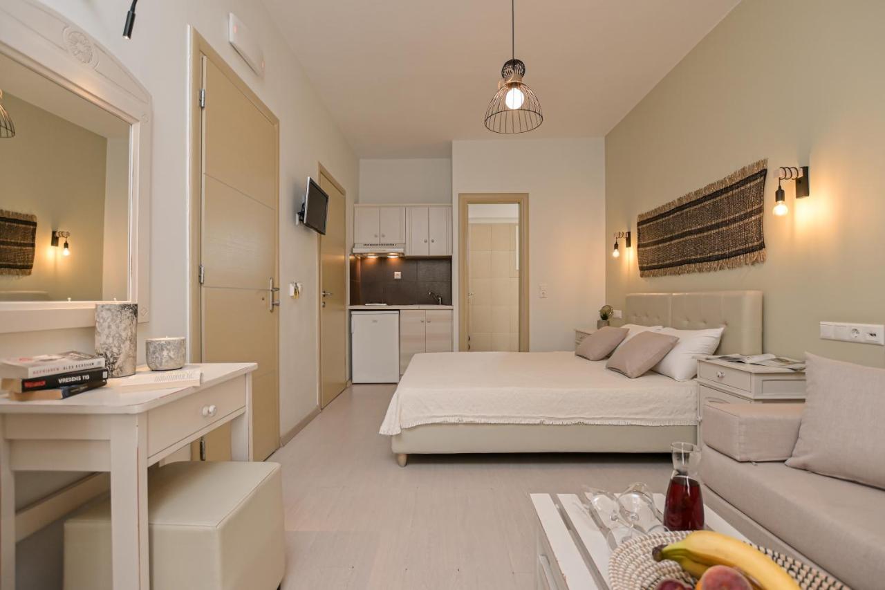 Blue Sky Aparthotel Naxos City ภายนอก รูปภาพ