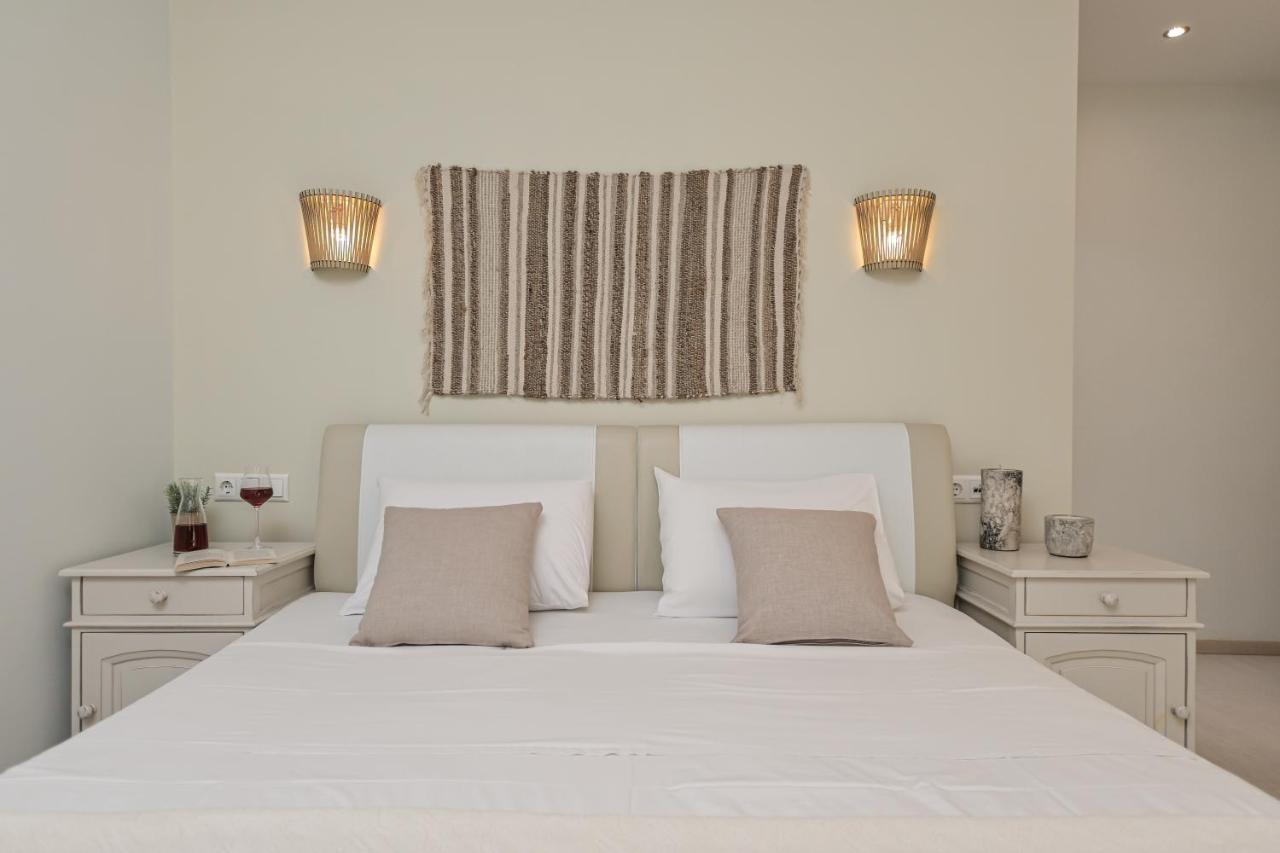 Blue Sky Aparthotel Naxos City ภายนอก รูปภาพ
