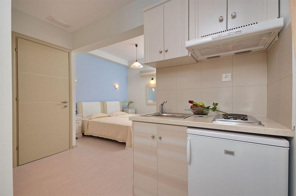 Blue Sky Aparthotel Naxos City ภายนอก รูปภาพ
