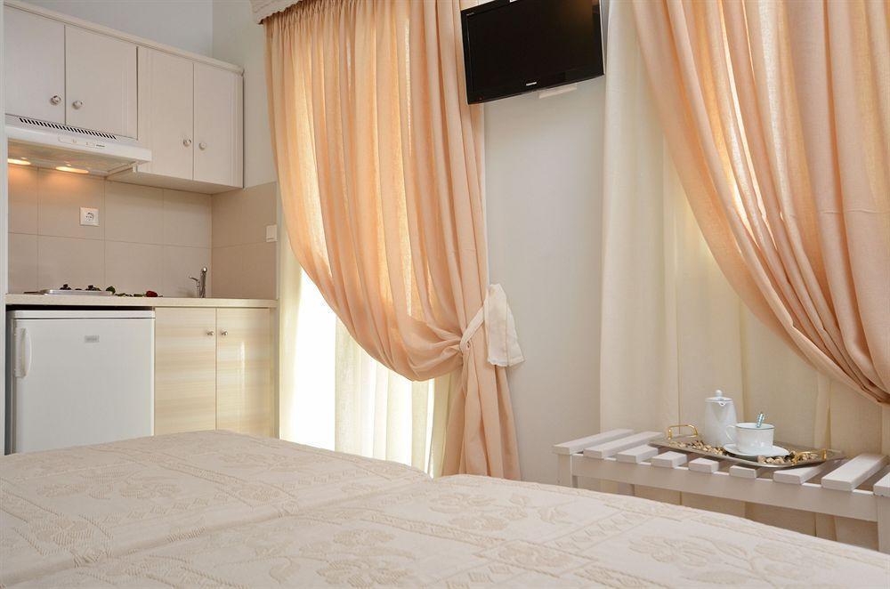 Blue Sky Aparthotel Naxos City ภายนอก รูปภาพ