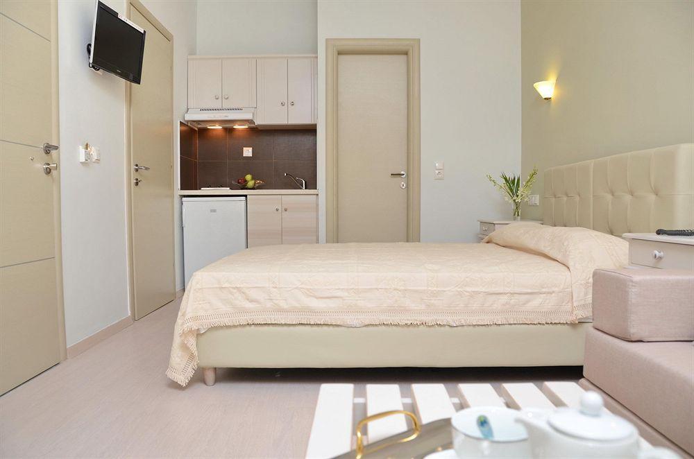 Blue Sky Aparthotel Naxos City ภายนอก รูปภาพ